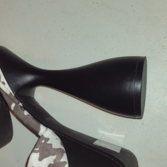 Cow Print Ego Strappy Platform heels size 6 - Picture 8 of 12
